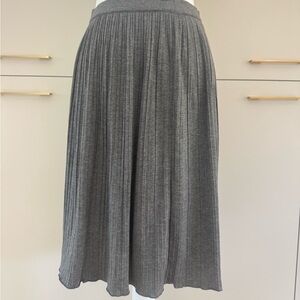Banana Republic Gray Pleated Midi Skirt for Work